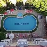 Cenk Bey 3*