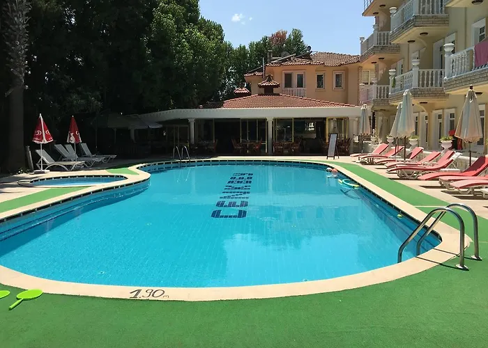 Hotel Cenk Bey 3*